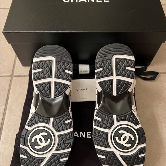 NWT Chanel Sport Runner CC Sneakers - Picture 6 of 16
